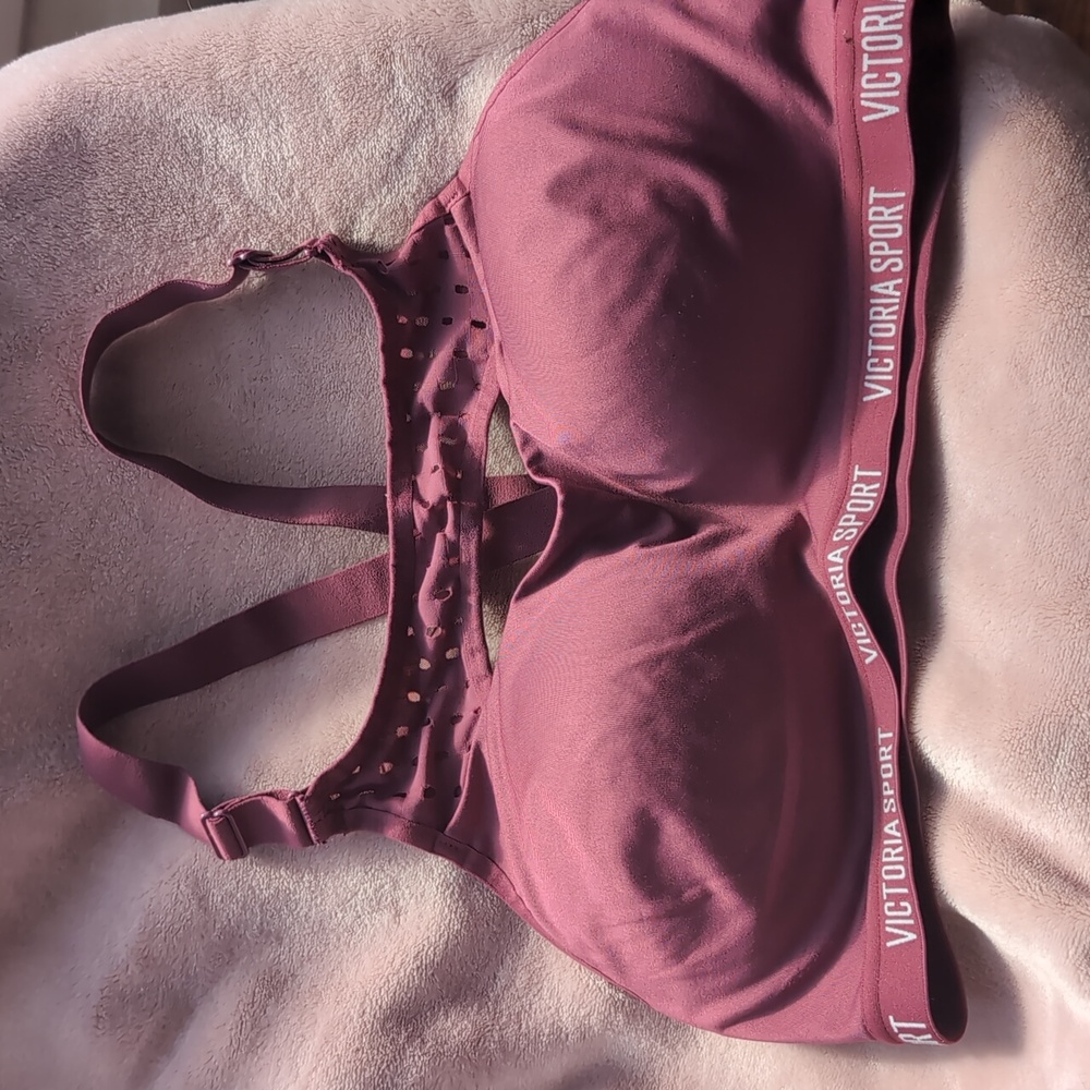 Victoria 's secret sport bra